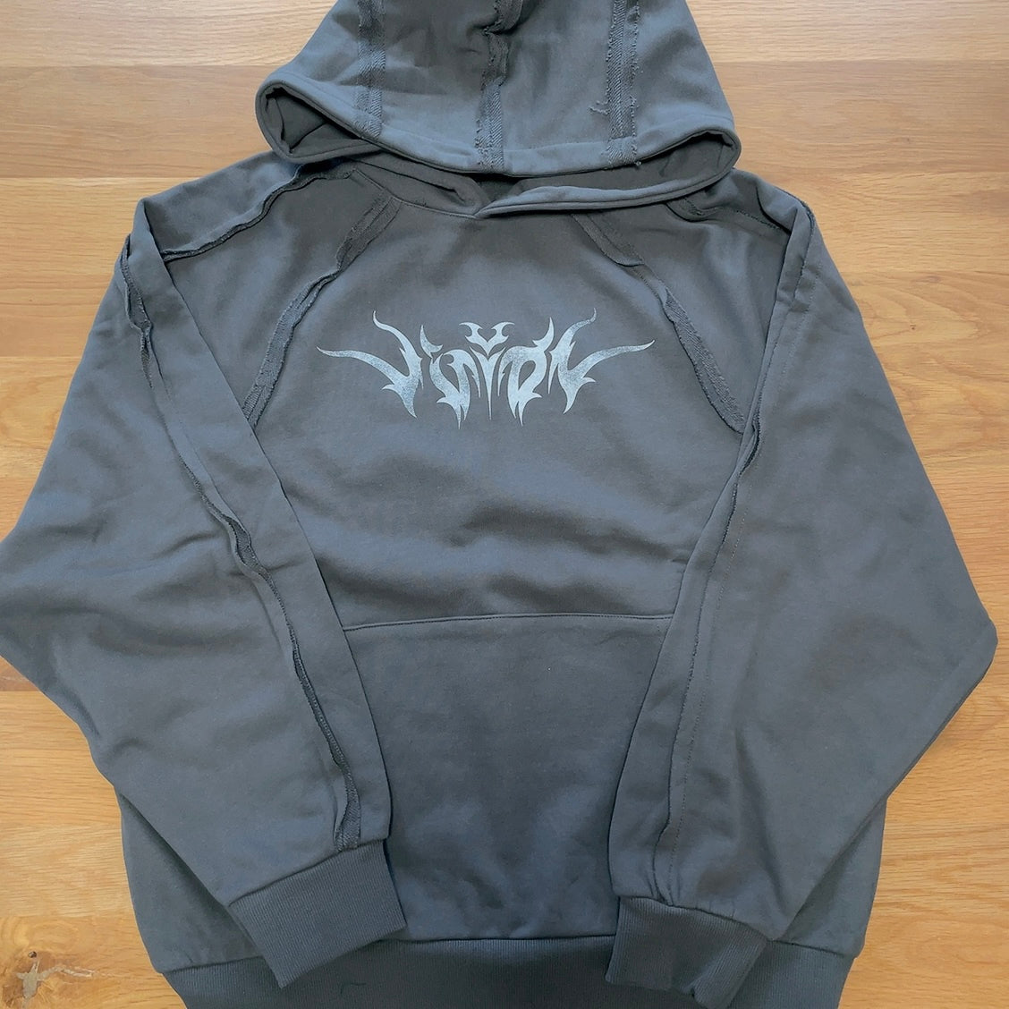 オーバーサイズ Tribal Hoodie チャコール