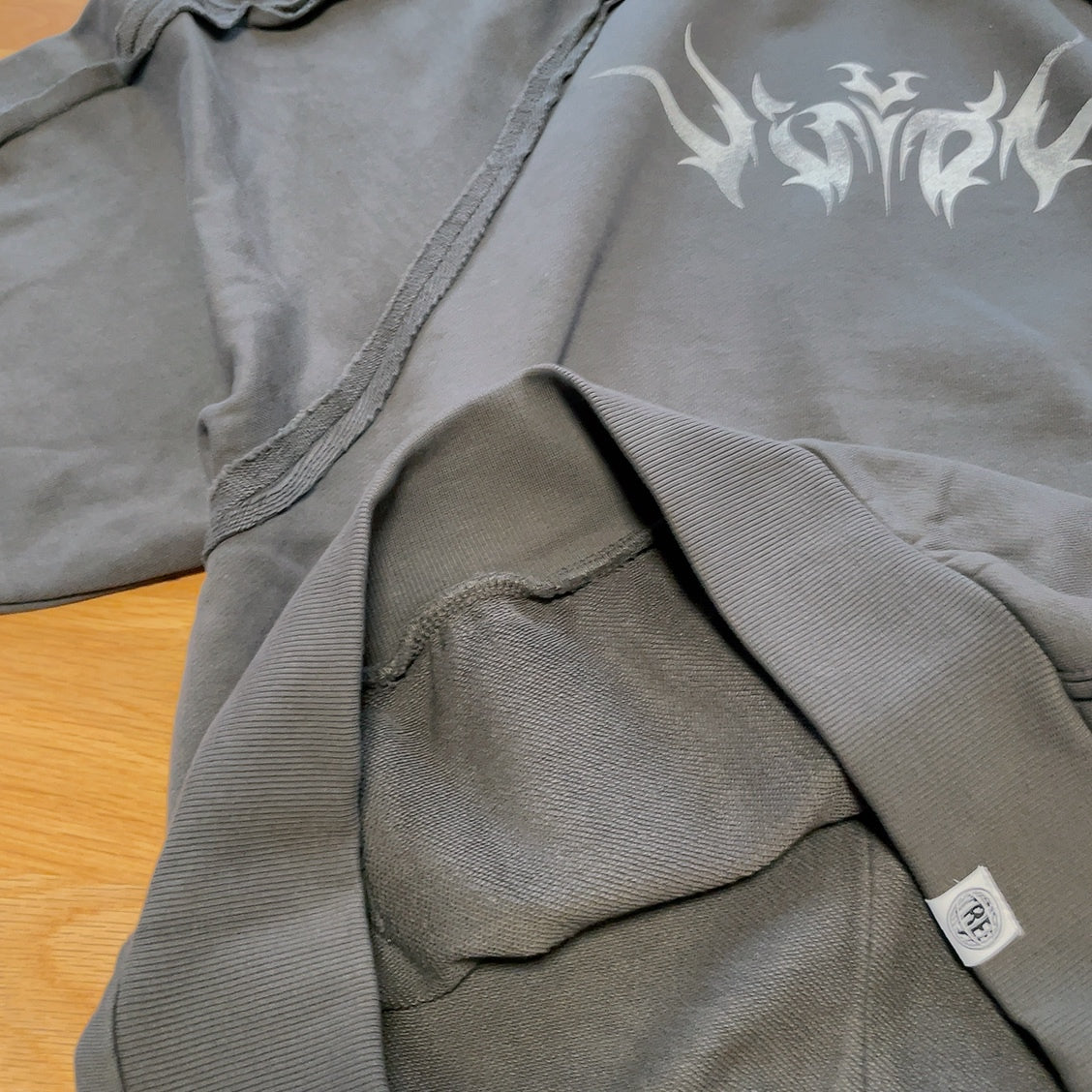 オーバーサイズ Tribal Hoodie チャコール