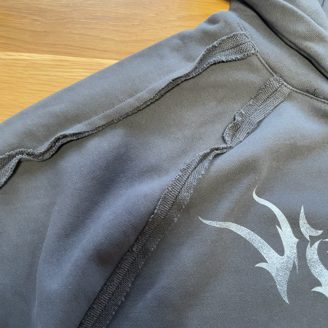 オーバーサイズ Tribal Hoodie チャコール